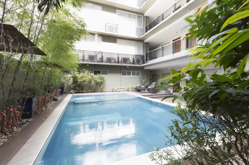 88 Courtyard Hotel