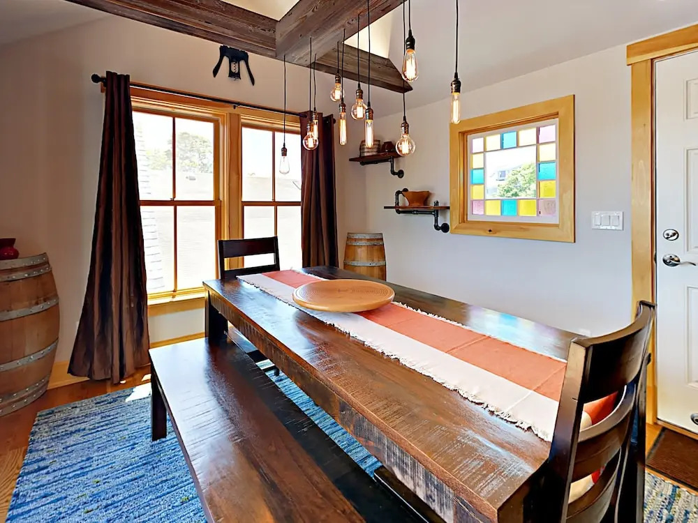 Newly Renovated 3br In Boothbay Harbor 3 Bedroom Apts
