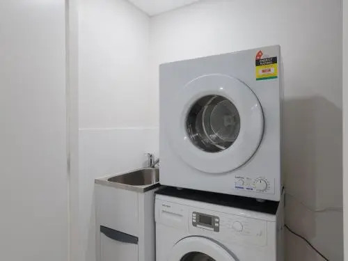 Unit 301 'The Shoal' 6-8 Bullecourt Street - Air Con, Walking To Local Shops And Beach