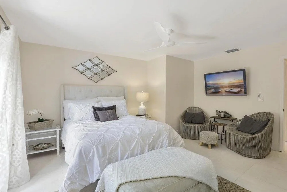 Quiet Inland Home With Pool, two Queen Beds and Grill