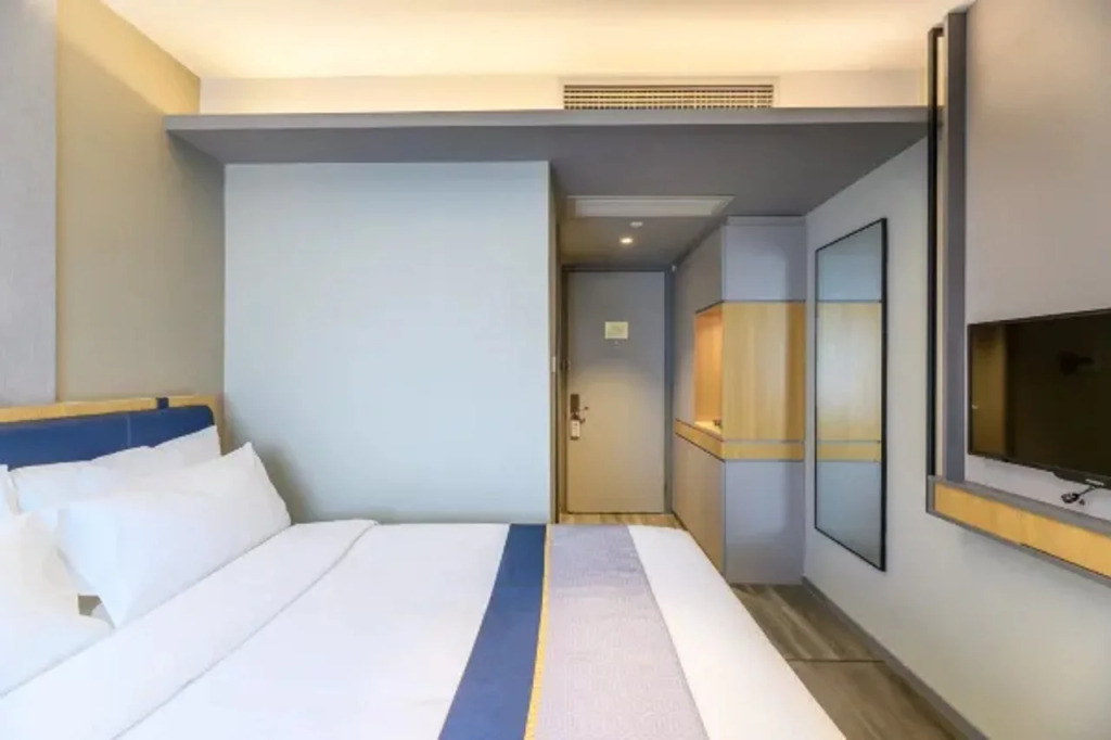 Home Inn Selected (Tianjin Railway Station, Jinwan Square Metro Station)