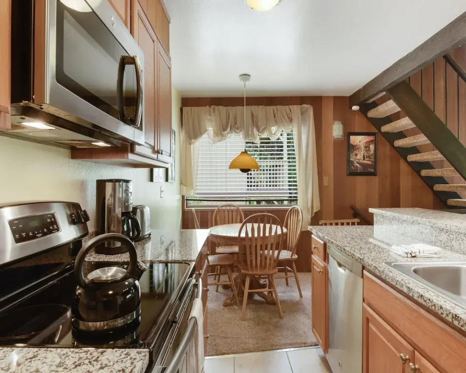 Kingswood Village 60