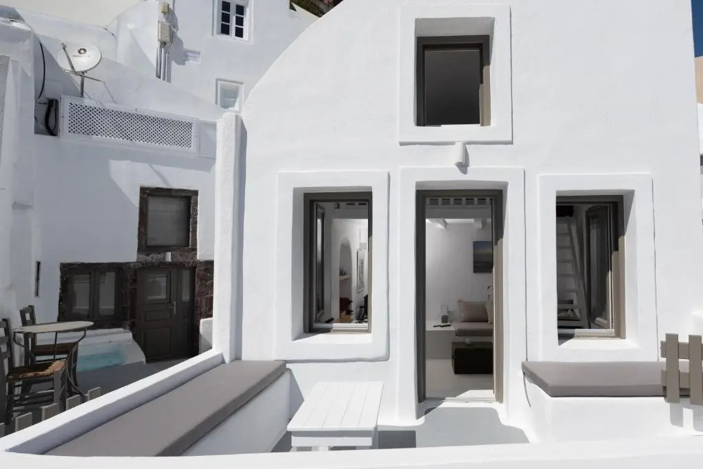 Astrea Suites Notus Dome House