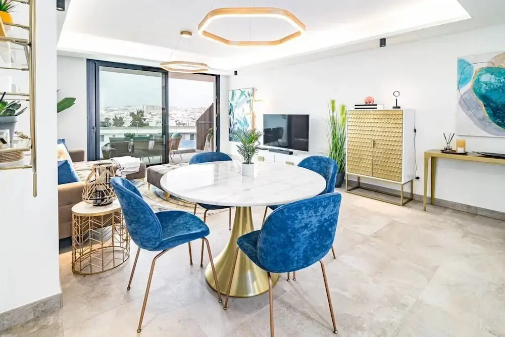 Inf2.5e- Tastefully Furnished Flat, Estepona Cente