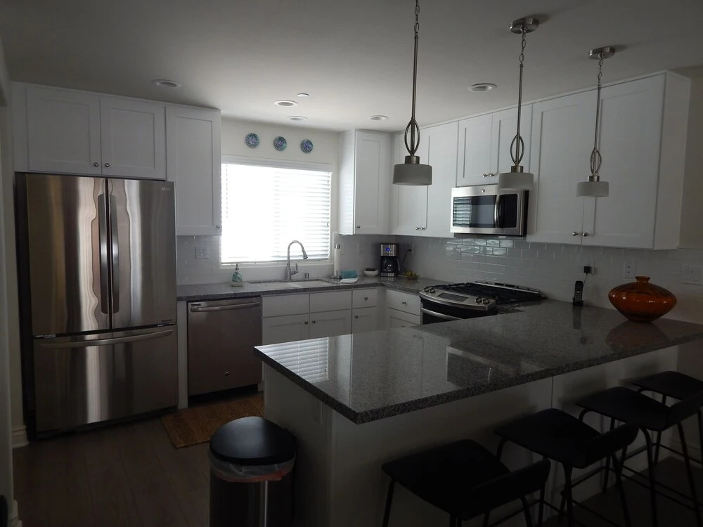 330 San Luis Avenue 3 Bedroom Condo by Redawning