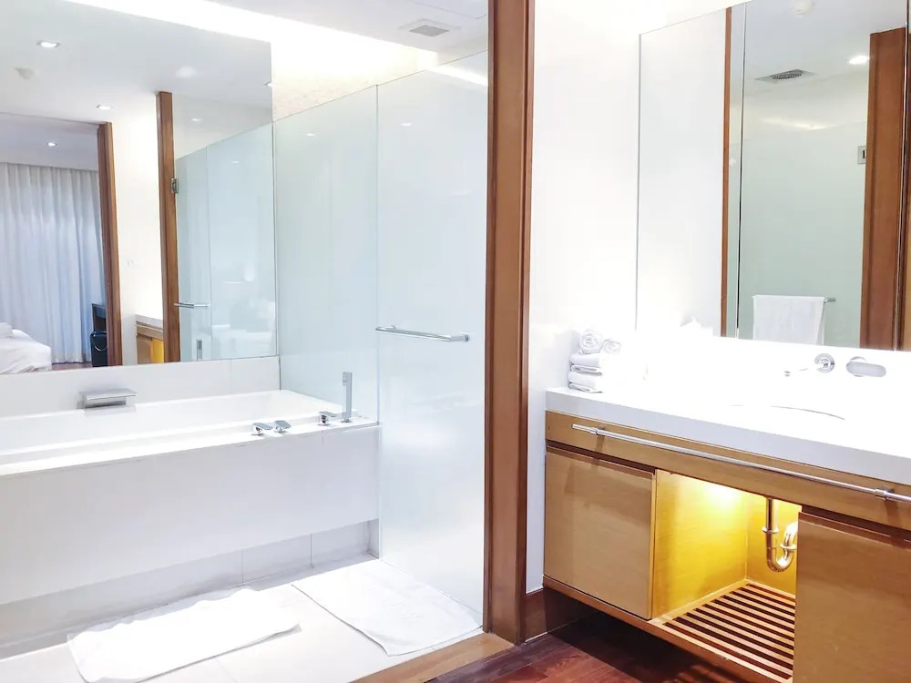 Beachfront 2br 2bath Apartment Private Plunge Pool 50 Meter to Naithon Beach
