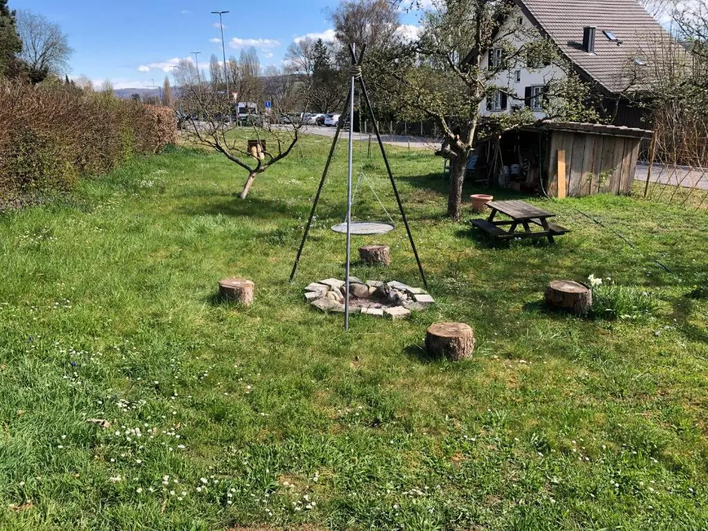 Familien-Haus, Garten, Feuerstelle mit Grill, 50m zum Rhein