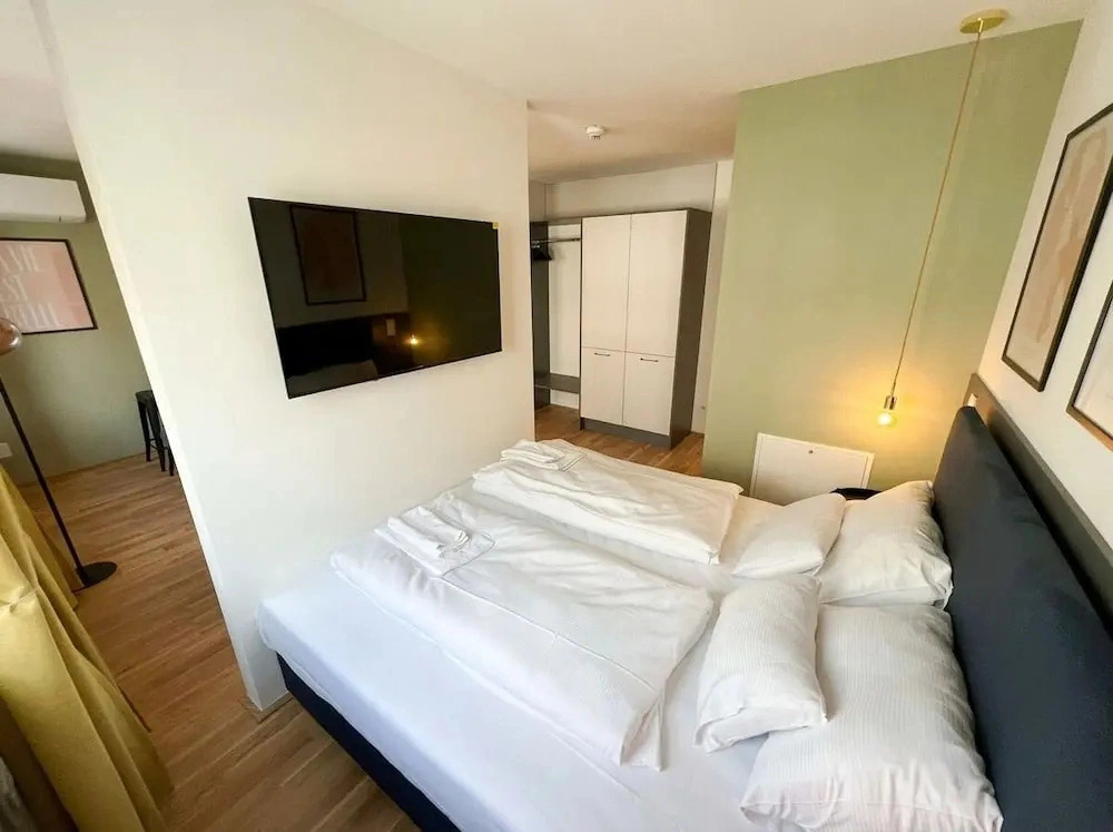 Premium Apartments with Air Conditioning - Dovers Yard