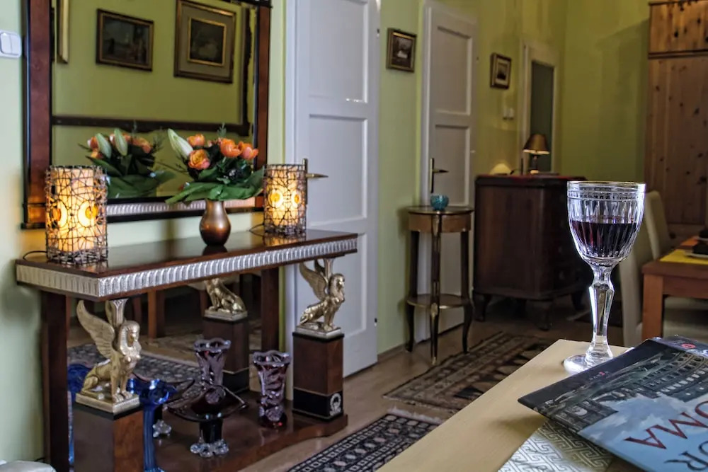 Stunning 2 Double Bedroom Apartment In The Centre Of Budapest