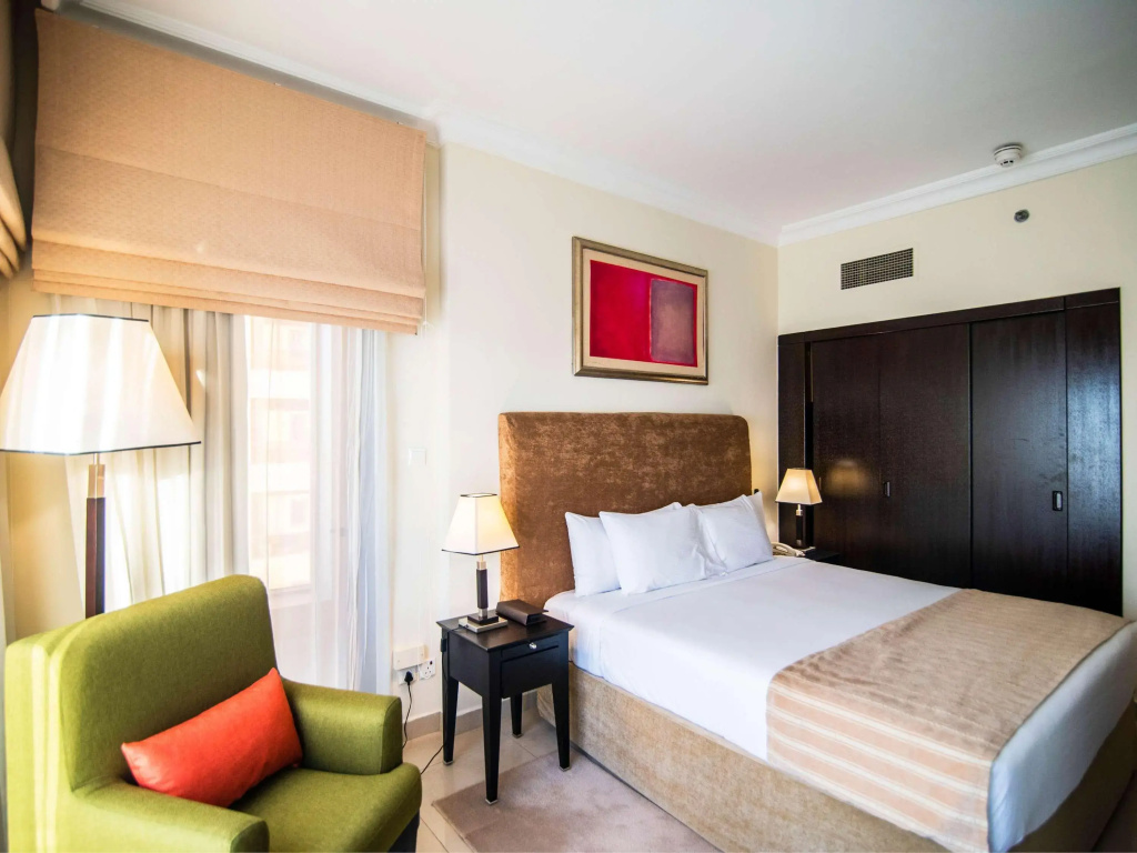 Отель Mercure Dubai Barsha Heights Hotel Suites And Apartments