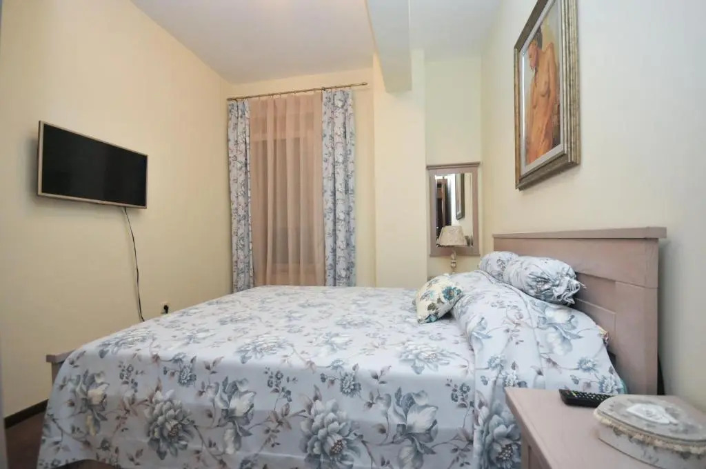 Lux Apartments MMS