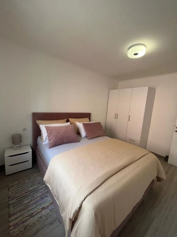 A2 apt With Balcony and sea View, 3 min to Beach
