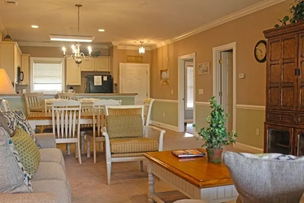 Magnolia Pointe 203 4833P 2 Br condo by RedAwning