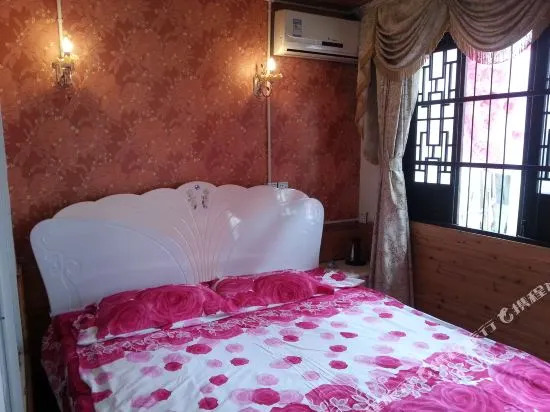 Yi Shui Lou Riverside Inn