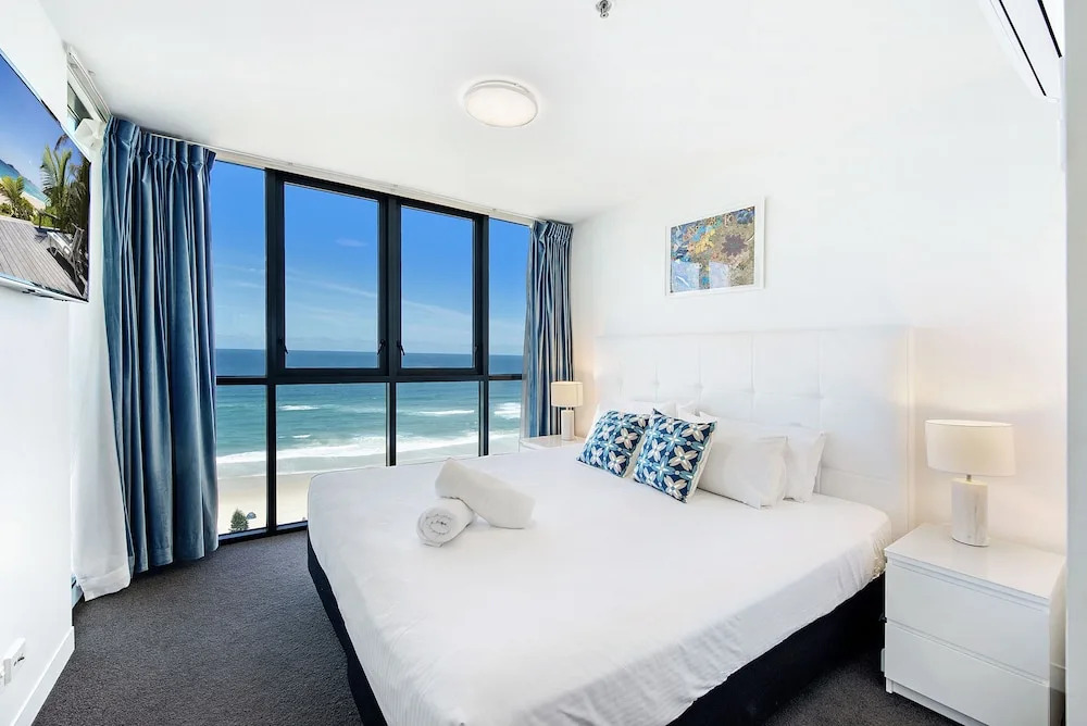 Private 2 Bedroom Ocean View Apartment in Rhapsody