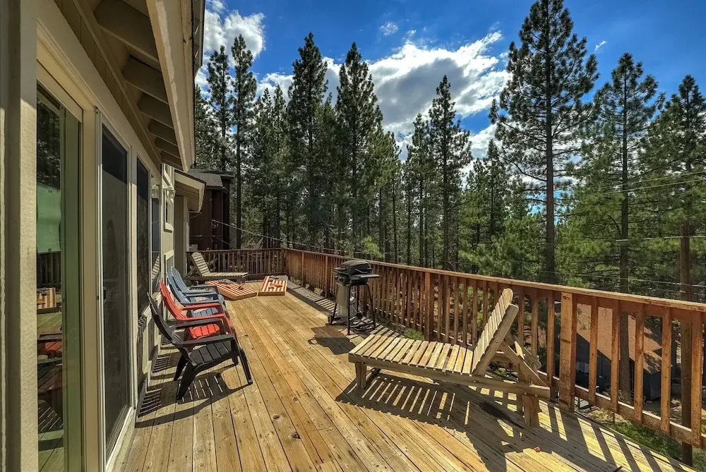 Hall Court Manor - Hot Tub, Pet Friendly, Pool Table!