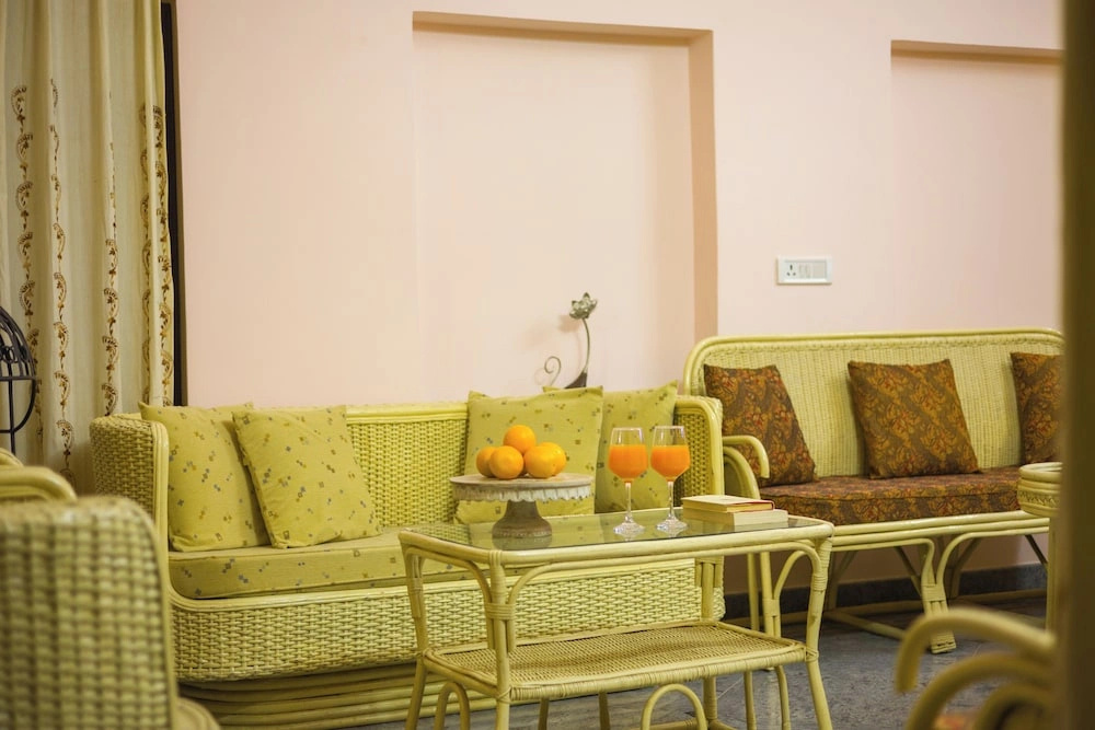 Alaya Stays Abhimanyu Mansion Topaz 2BHk