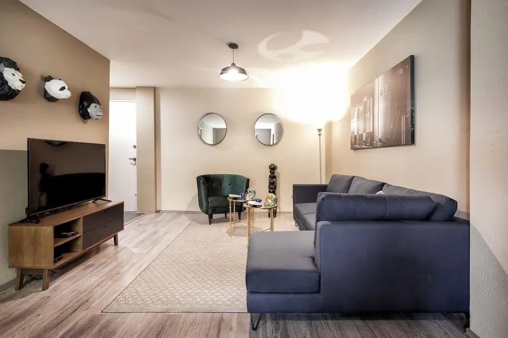 Bright & Stylish in Roma Condesa , Sleeps 7