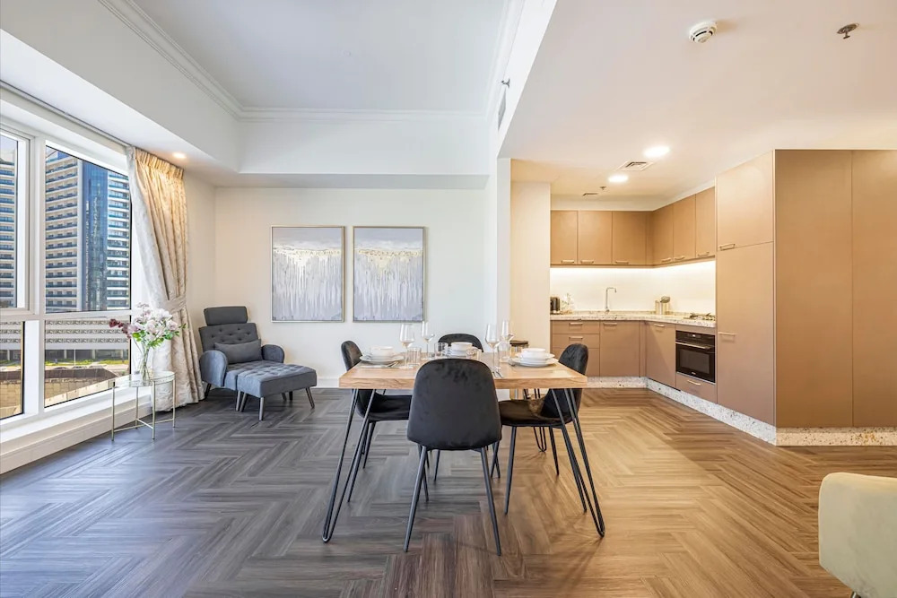 Luxurious And Stylish 1br With Amazing City Views