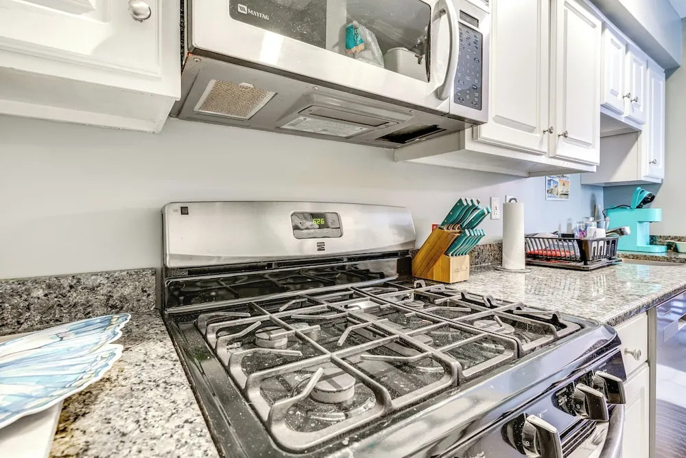 Seaside Heights Condo w/ Deck: Walk to Boardwalk!