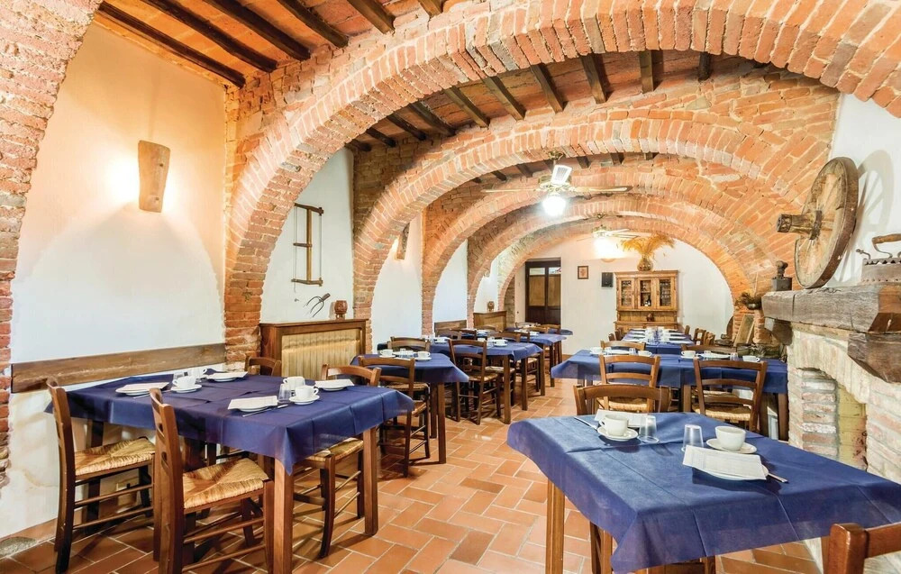 Beautiful Apartment in Castiglione D.lago PG With Wifi and Outdoor Swimming Pool
