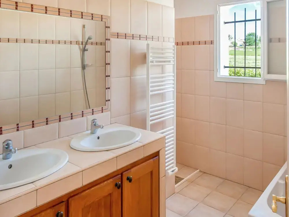 Spacious Holiday Home in Aigues Vives