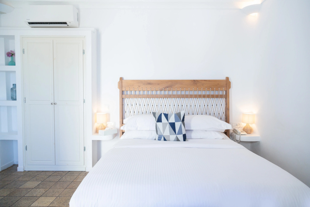 Pantelia Suites