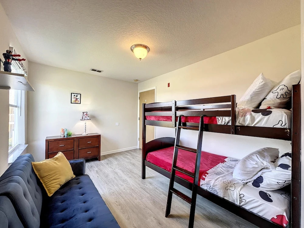Lovely 3 bed Condo Near Disney Quiet Community