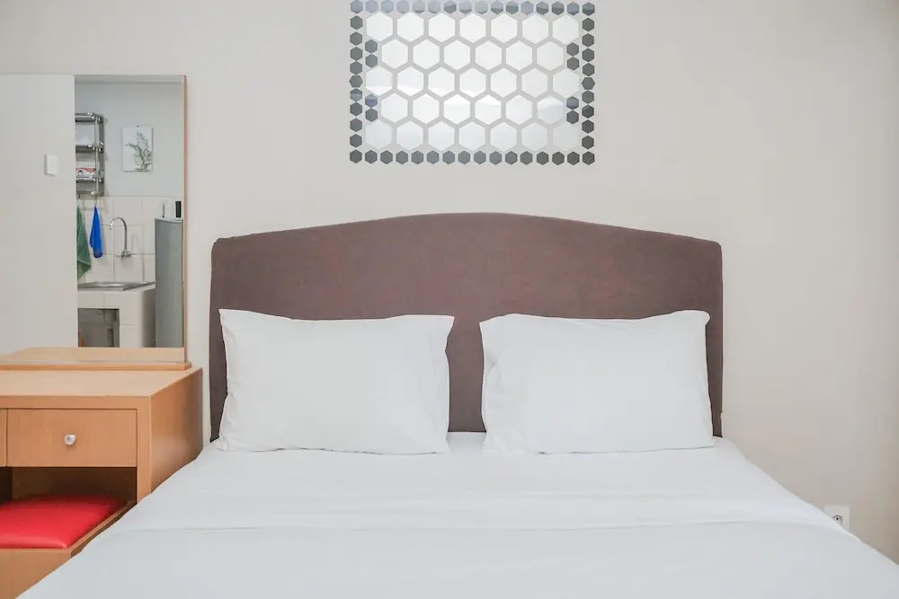 Furnished and Simple Living Studio Serpong Greenview Apartment