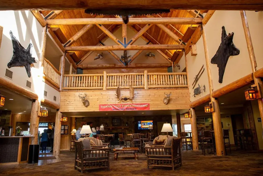 Grand Ely Lodge