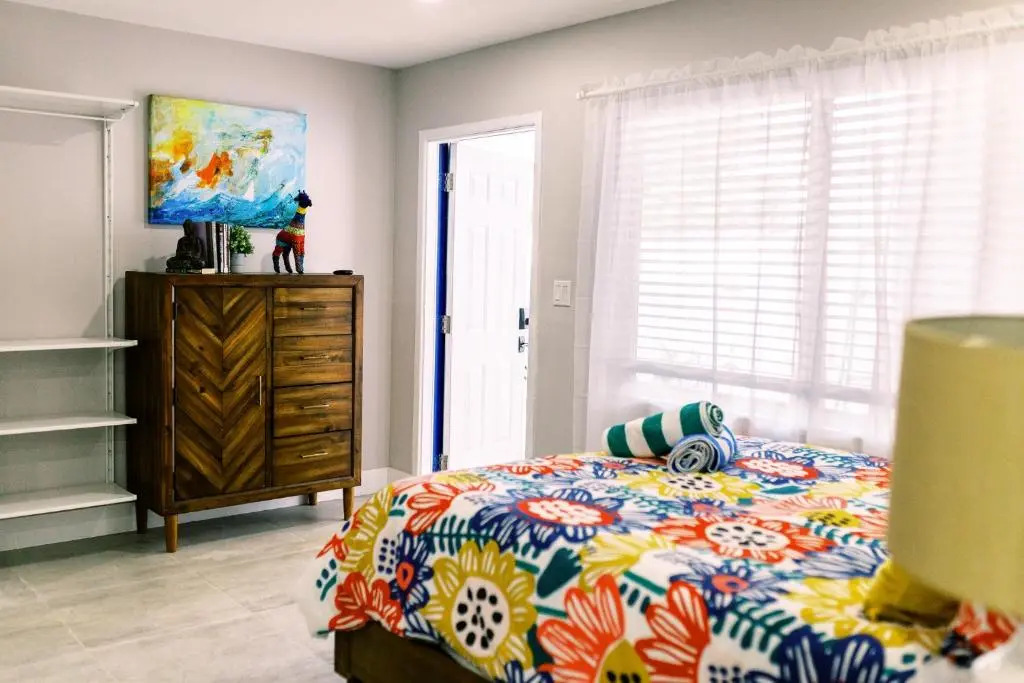 Casa Cordova Apartments By Lowkl