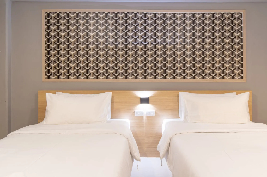 PLAAI Play Hotel