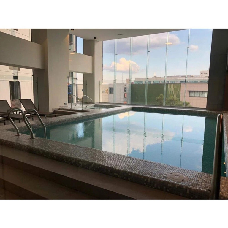 Luxurious Apartment with Amenities Near Santa Fe