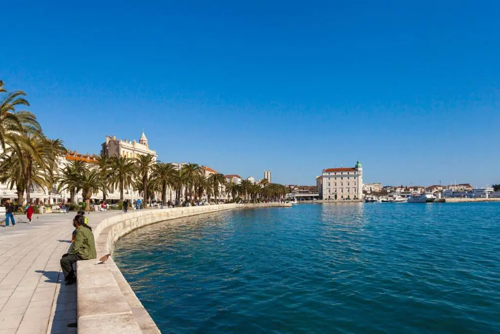 New luxury apartment Nives on seaside