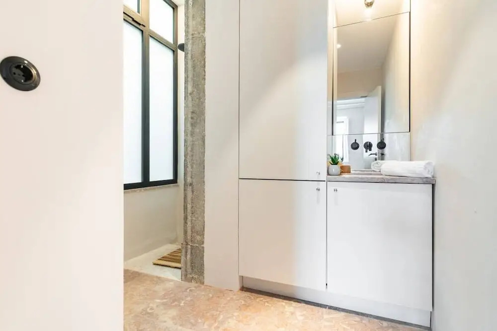 Design Spacious 2bd, 5mins From Lx Factory!