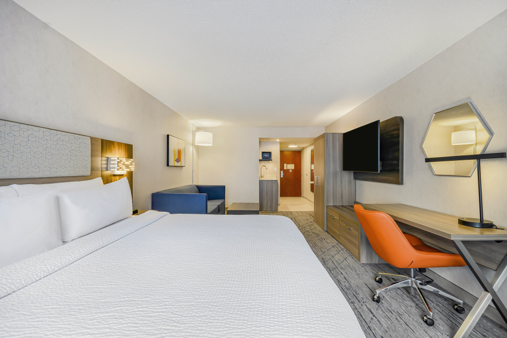 Holiday Inn Express & Suites Buffalo Airport by IHG