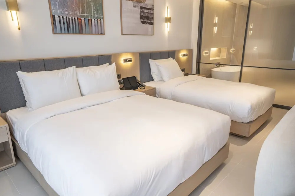 WAVEM HOTEL west