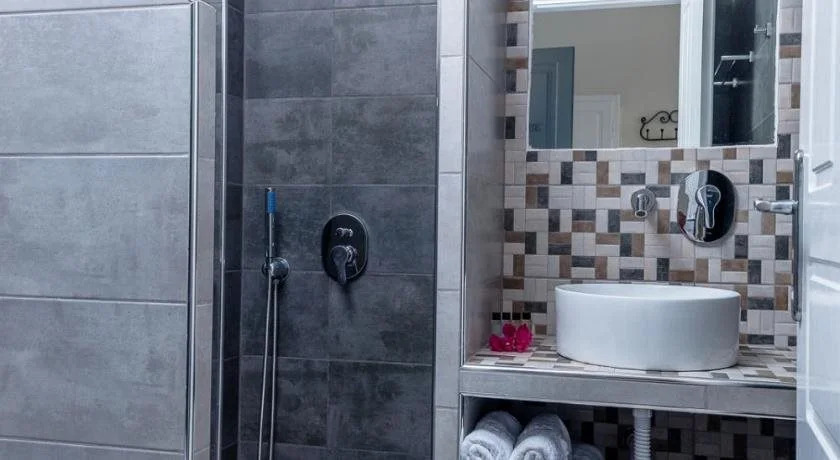 Avraki Rooms & Studios