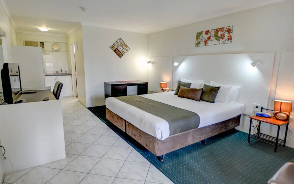 Elkira Court Motel