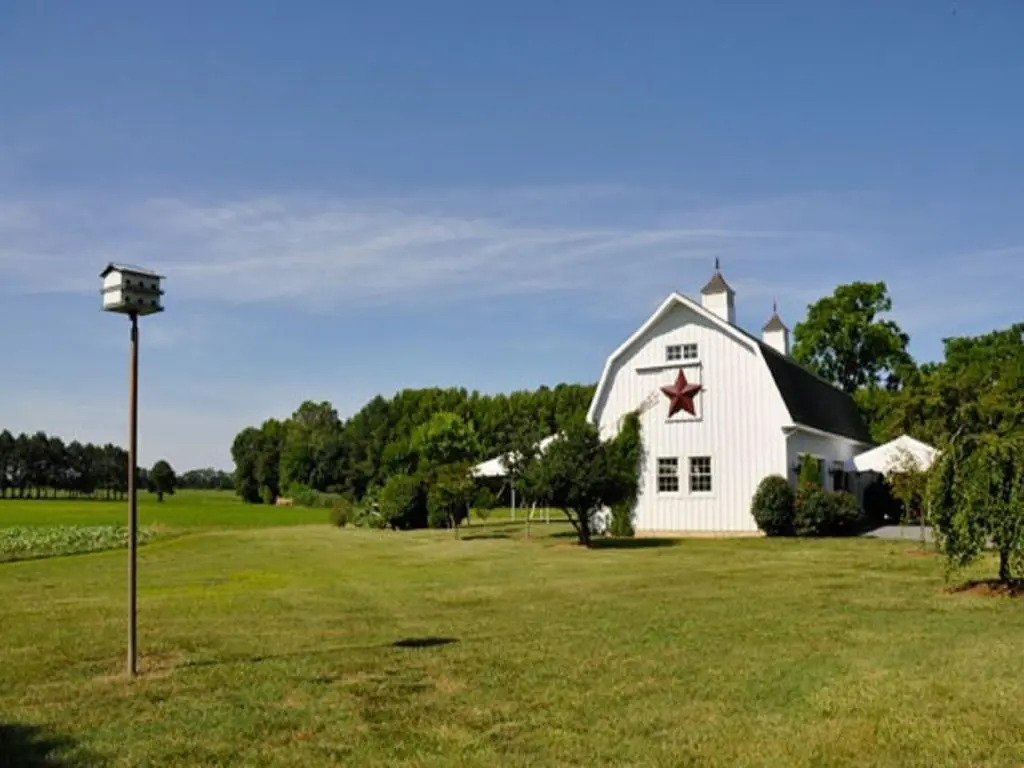 Inn at Huntingfield Creek