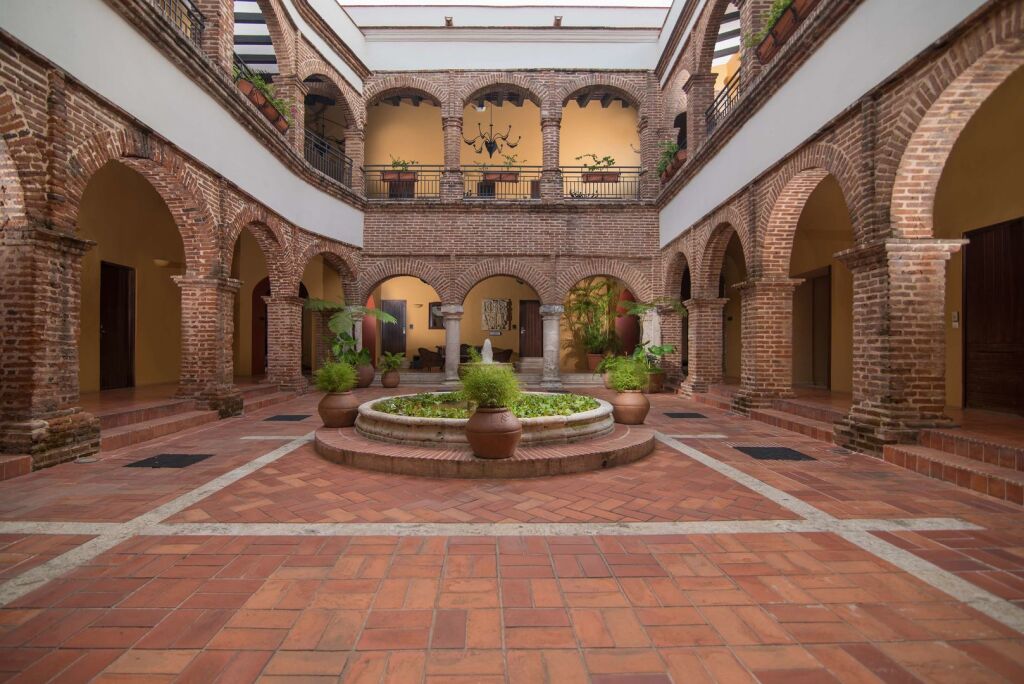 Hodelpa Nicolás de Ovando
