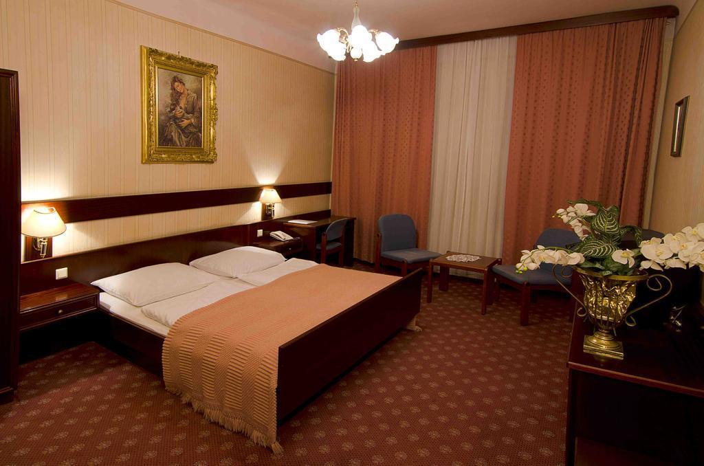 Hotel Cryston
