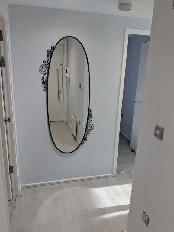 LT Grove Apartment - Stratford