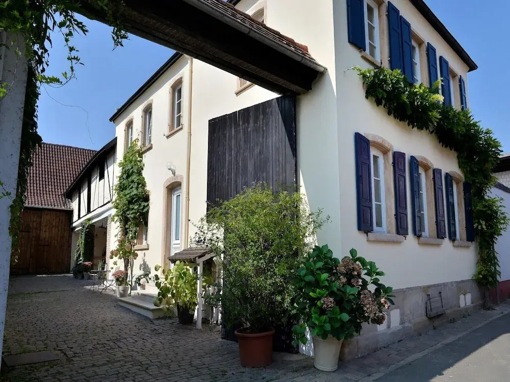 Gästehaus & Weingut GEHRIG