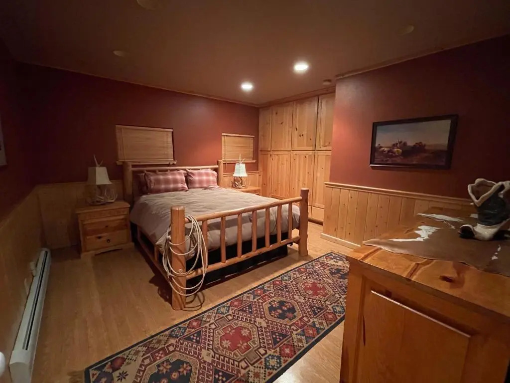 Bear Paw Lodge & Vacation Homes