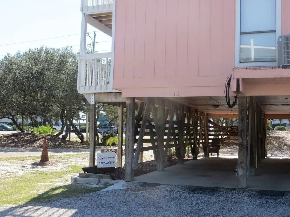 Romar Village 112 - 2 Br condo by RedAwning