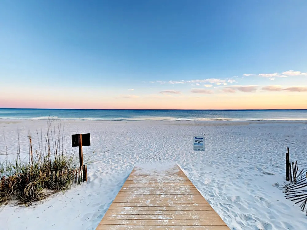Gulf-front Getaway W/ Pools & Private Balcony 1 Bedroom Condo