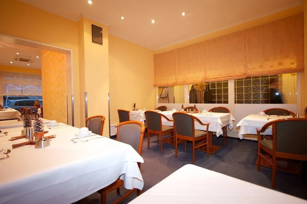 Falk Hotel