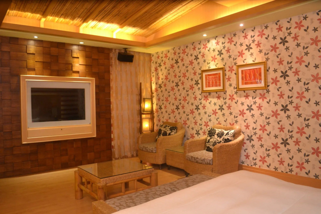 Seasons Boutique Motel