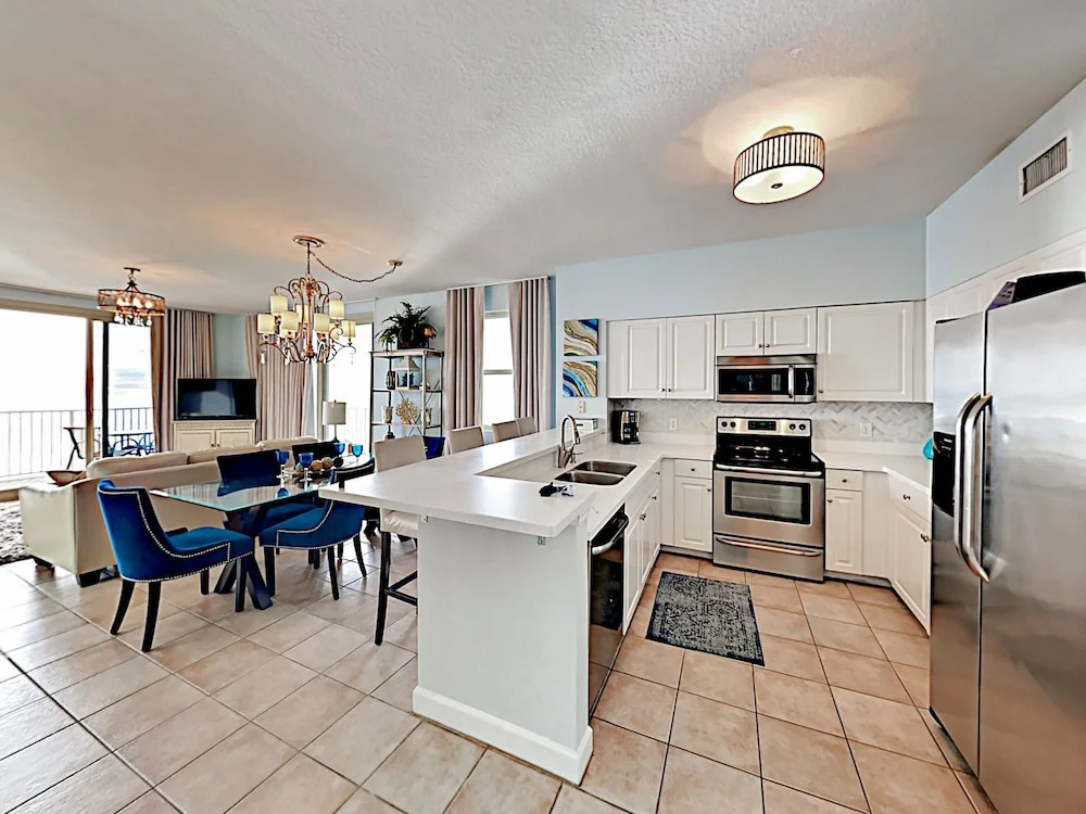 Villa Luna Condo #901 3 Bedrooms 3 Bathrooms Condo